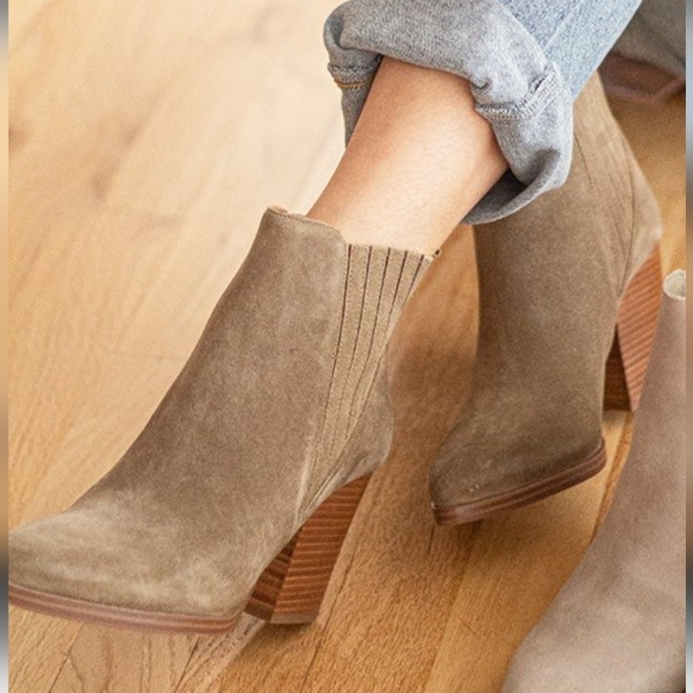 Marc Fisher Oshay Taupe Suede Pointed Toe Ankle Booties Size 6